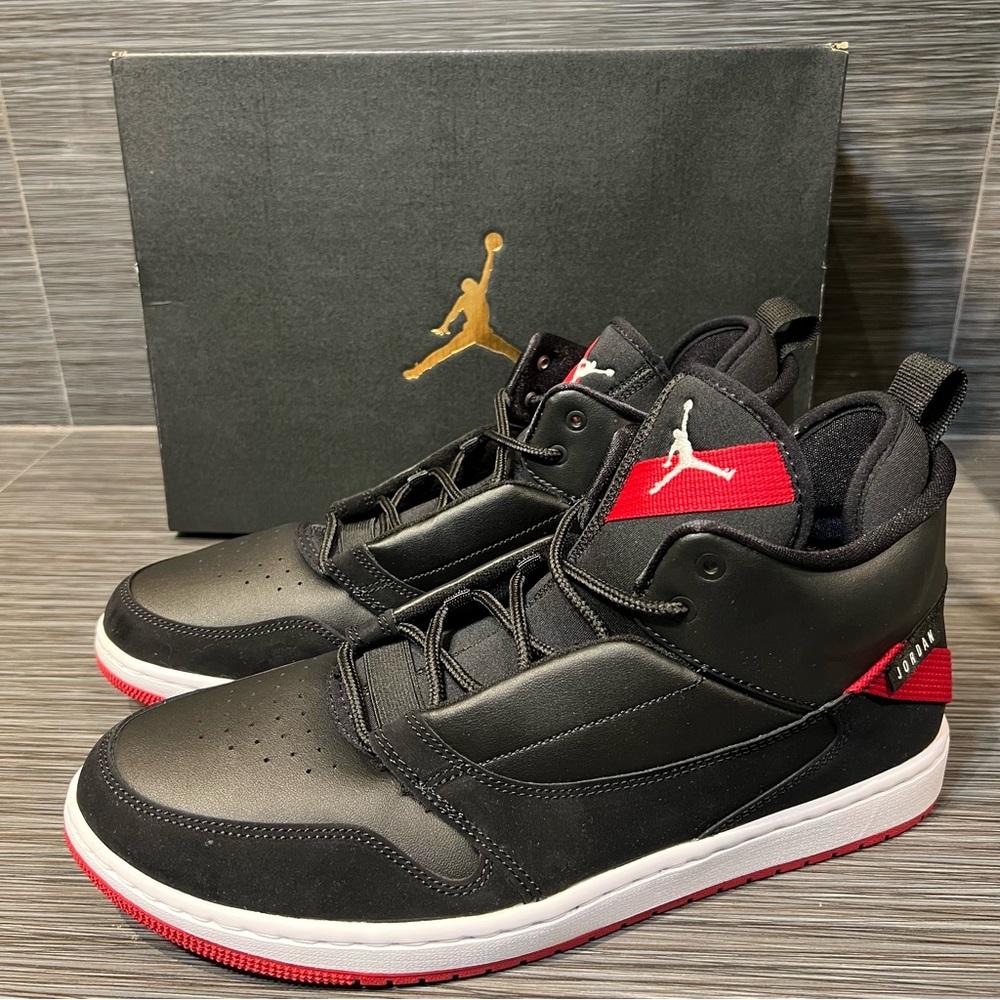 Black/White/Gym Red Jordan Fadeaway Size 11 mens sneaker